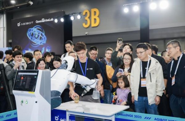 星星配资 智元办机器人挑战赛：清华&上海AILab夺冠，华南理工“单人成团”拿亚军